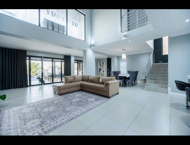 3 BEDROOM HOUSE FOR SALE IN COPPERLEAF ESTATE